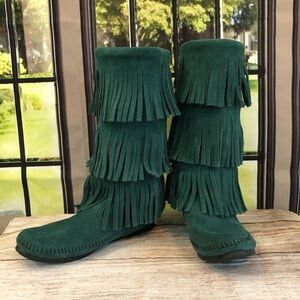 Minnetonka 3 Layer Green Fringed Moccasin Boots